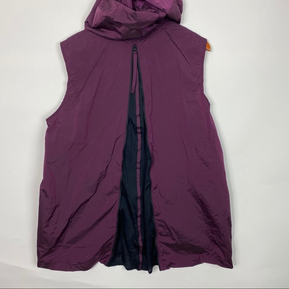 Nike Tech Hypermesh Packable Hooded Vest Jacket - Picture 8 of 11